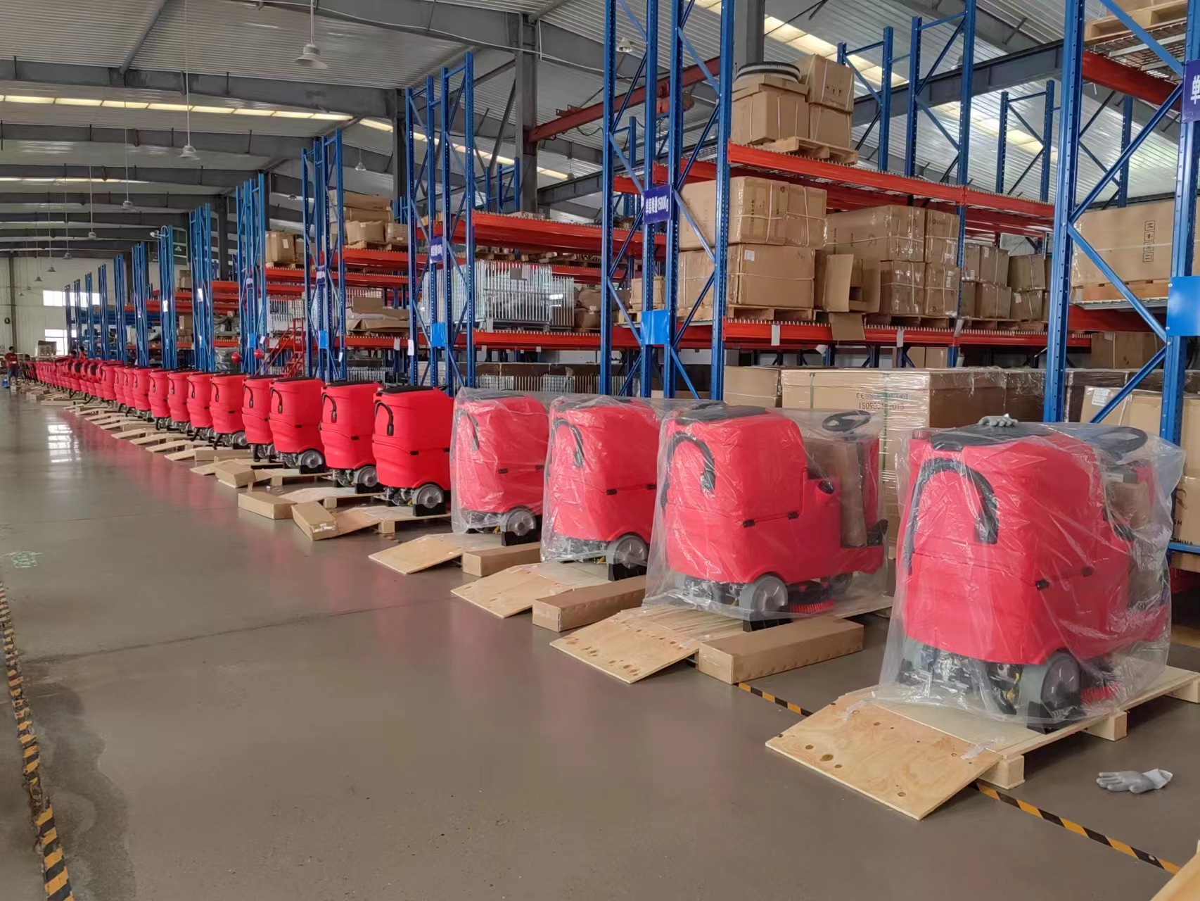 Entrega de 2 * 40 'contenedores HQ Fregadora de pisos a Malasia