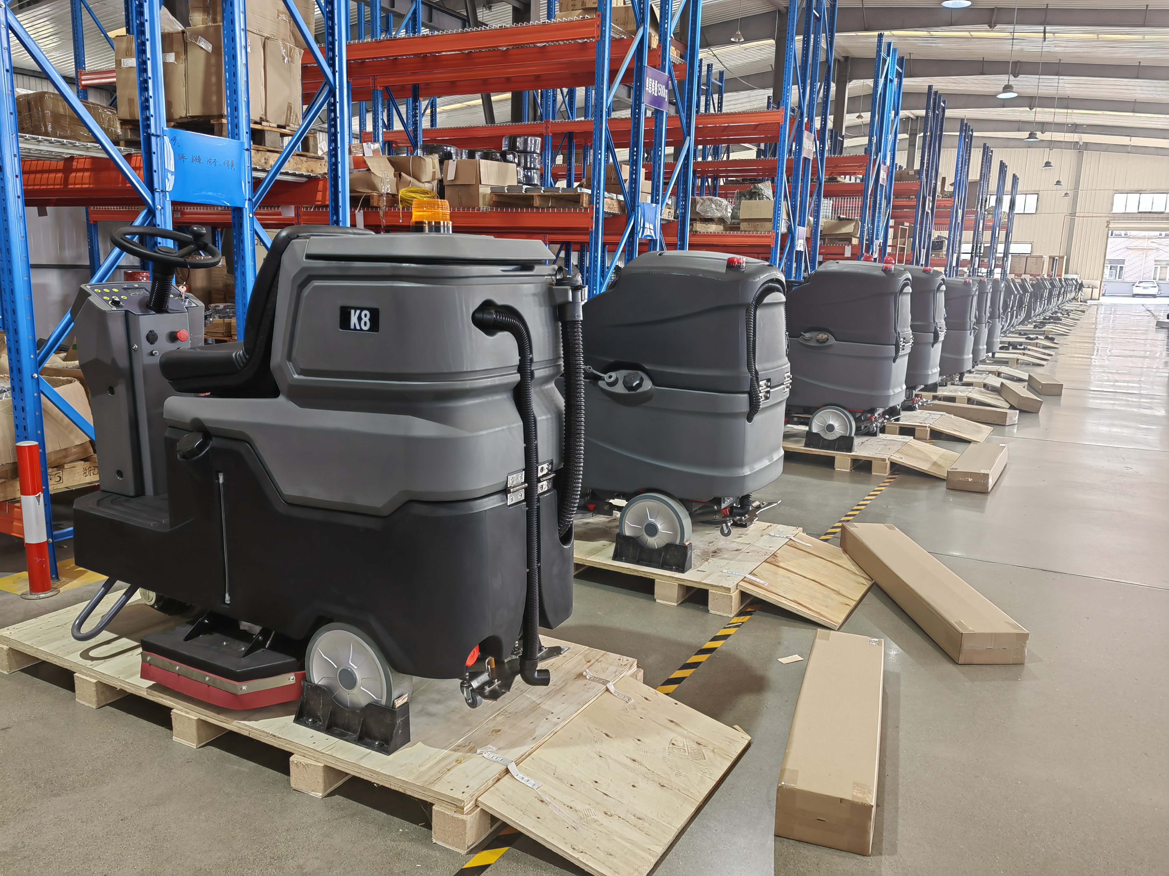 Me gustaría recomendar la fregadora de suelos Alton.