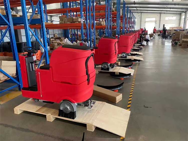 Entrega de una fregadora de pisos con contenedor de 40'HQ a Malasia