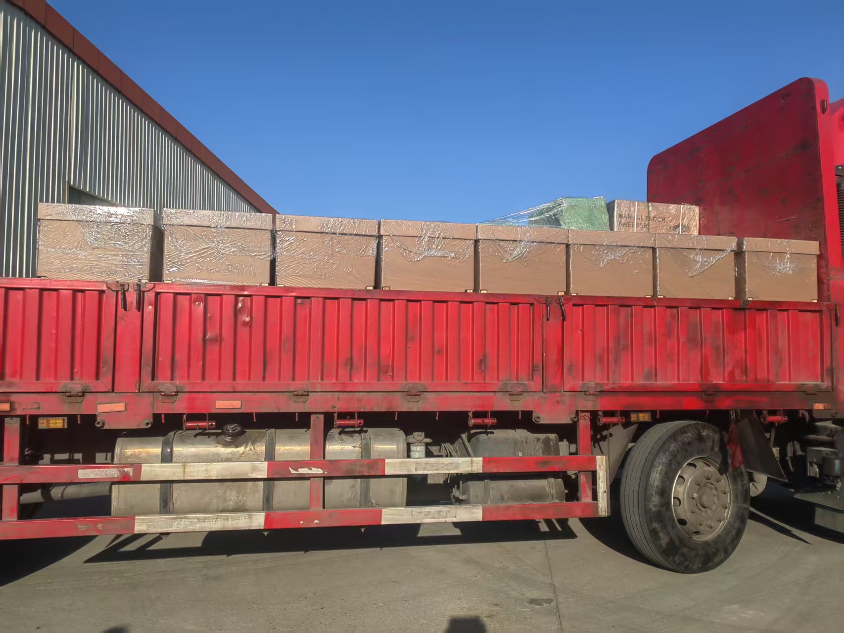 El 15 de enero se enviaron 12 unidades del A-5B a distribuidores extranjeros.