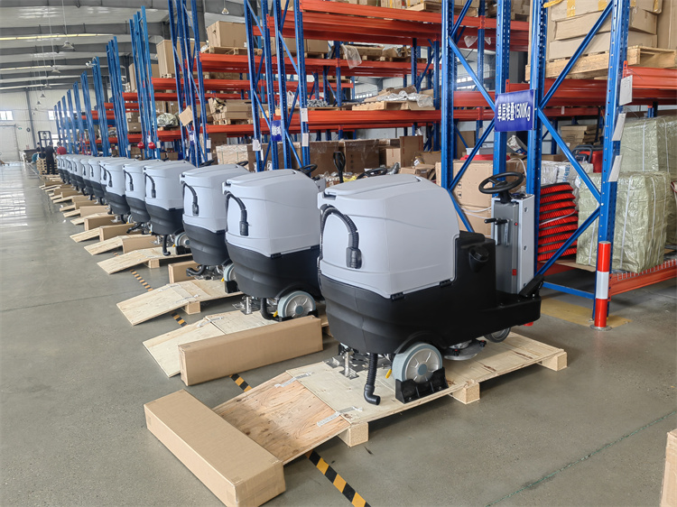 Mantenimiento diario de la fregadora de suelos