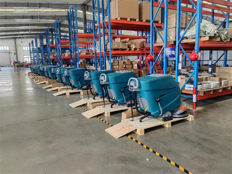 Entrega de una fregadora de piso de contenedor GP de 20 'a la India